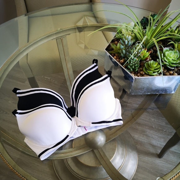 🔥2/20🔥Lasenza Bras 32D - Picture 4 of 6